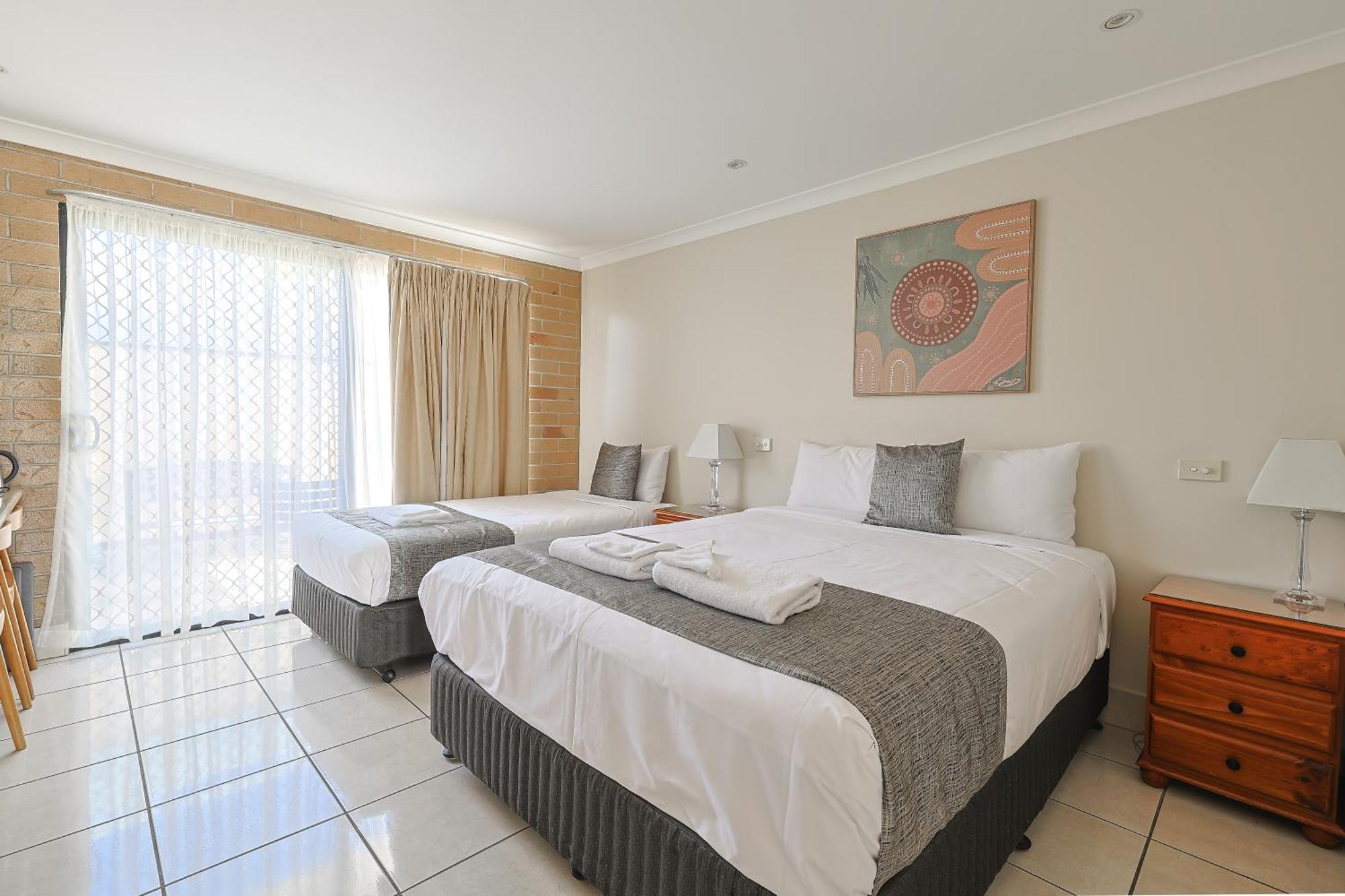 Emerald Central Palms Motel Экстерьер фото
