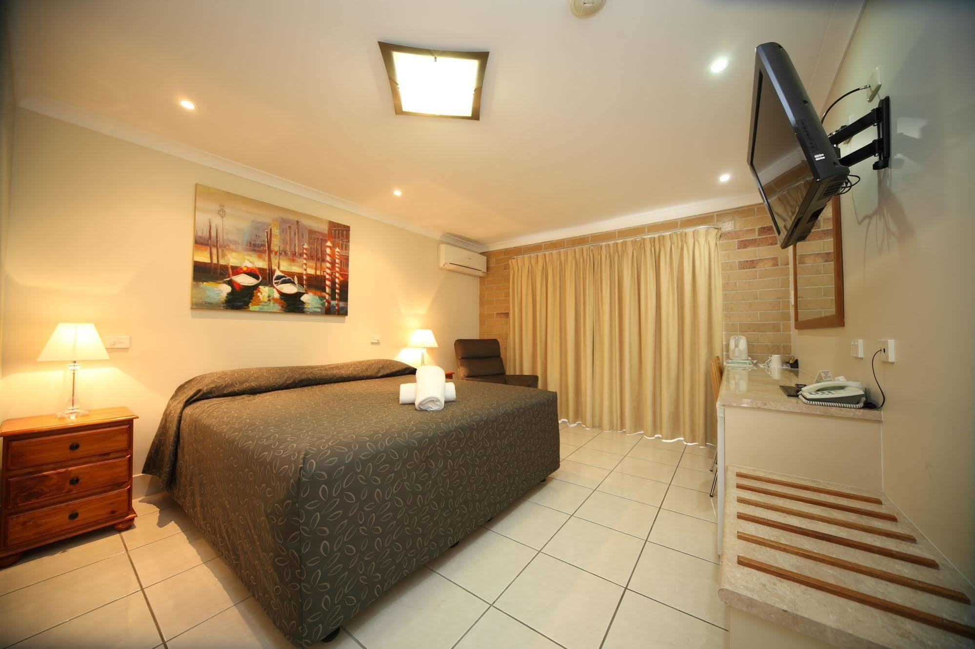 Emerald Central Palms Motel Экстерьер фото