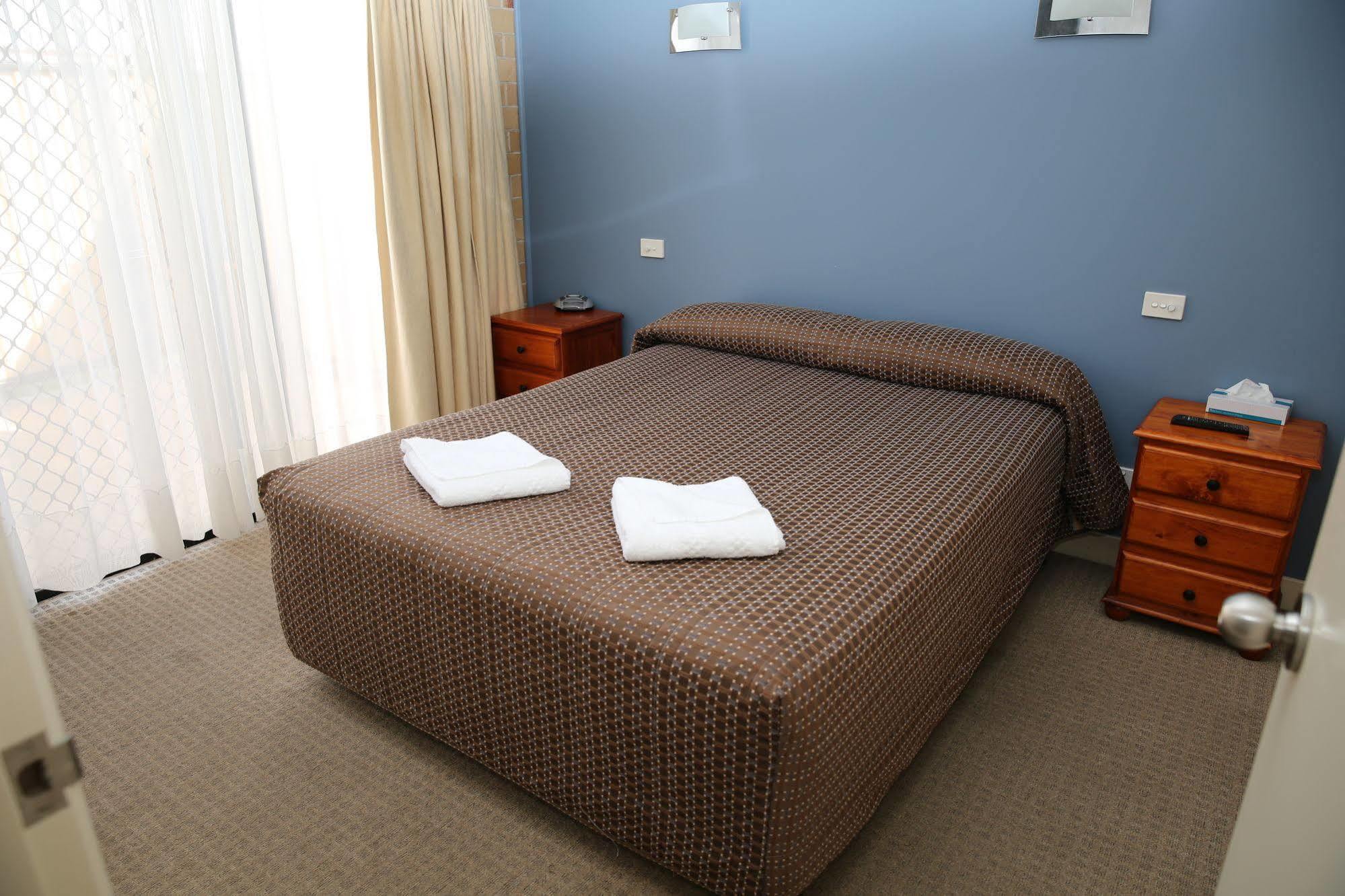 Emerald Central Palms Motel Экстерьер фото
